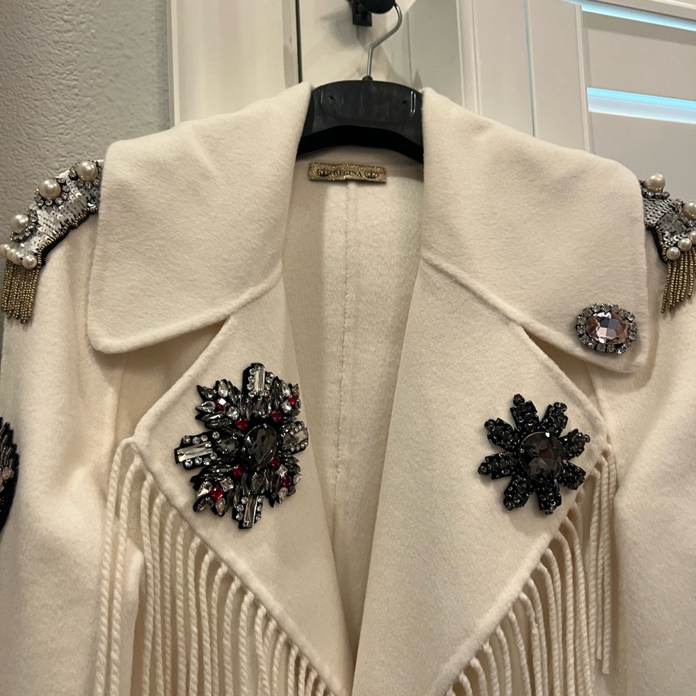 New Regina Italian cashmere blend Ivory Coat with fox Fur Trimand Embellishments - Picture 3 of 11